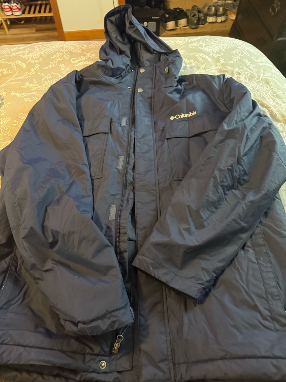 Columbia Men’s Dark Blue Hooded Raincoat